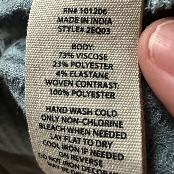 Soft Surroundings Waffle Material With satin Jewel Collar and Sleeves. Large - Picture 9 of 9